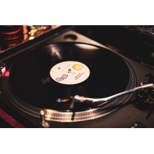 DJ buchen für Wein & Vinyl Events