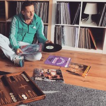 Vinyl DJ